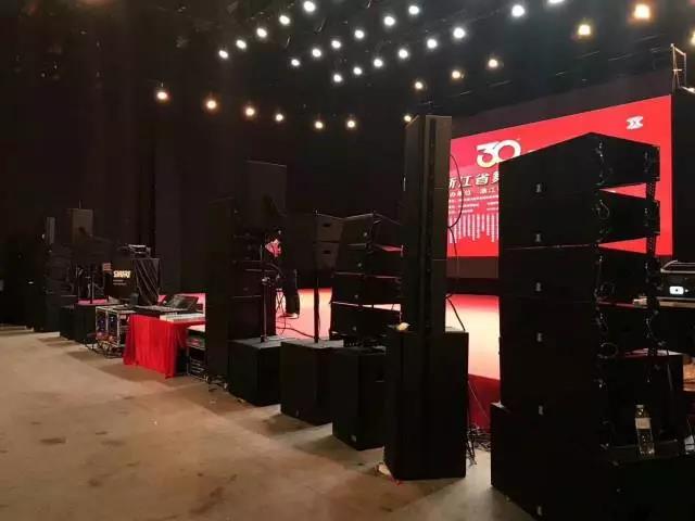 舞台蘑菇蘑菇视频APP下载在舞台美术中的重要组成